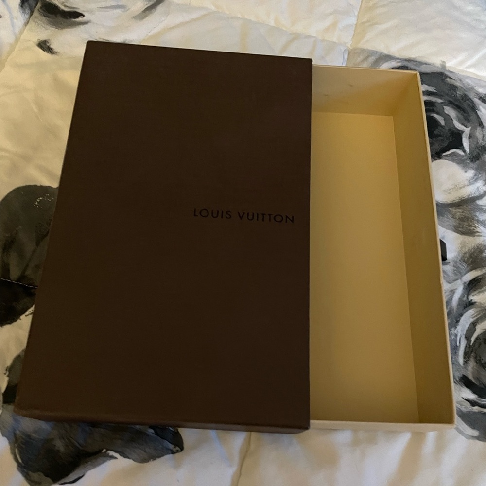 Louis Vuitton box